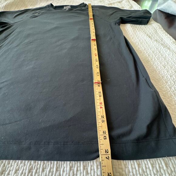 RHONE REIGN SHORT SLEEVE Dark Gray MEN’s size Medium Athletic Shirt‎ Workout Gym - Picture 4 of 7
